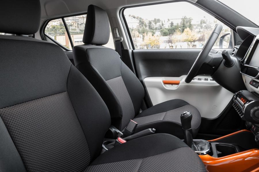Интерьер Suzuki Ignis 2016 года  (WW) (фото 23 из 40)